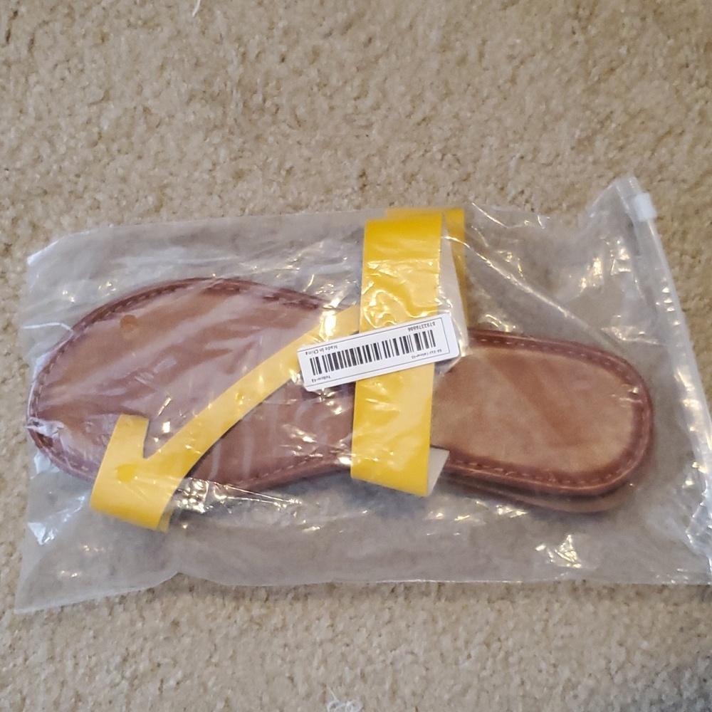 NWT Sandals - Picture 5 of 5